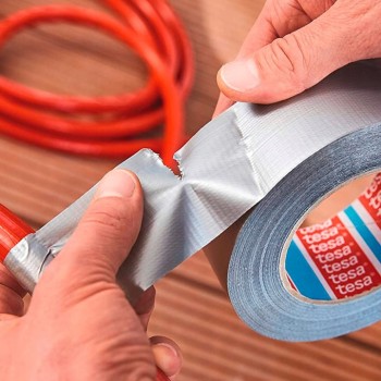 Taśma naprawcza srebrna 25m x 50mm TESA 56388-00000-15